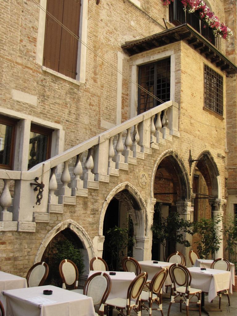 D485A051-FEEE-4DCD-BAF9-33D936854522_1_105_c